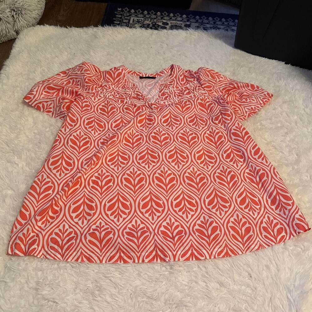 Lane Bryant Coral and White Floral Short Sleeve 14/16